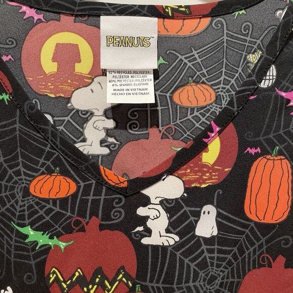 Medical Scrubs Peanuts Snoopy Charlie Brown Halloween Women’s Plus Size 3X NEW - Picture 3 of 11